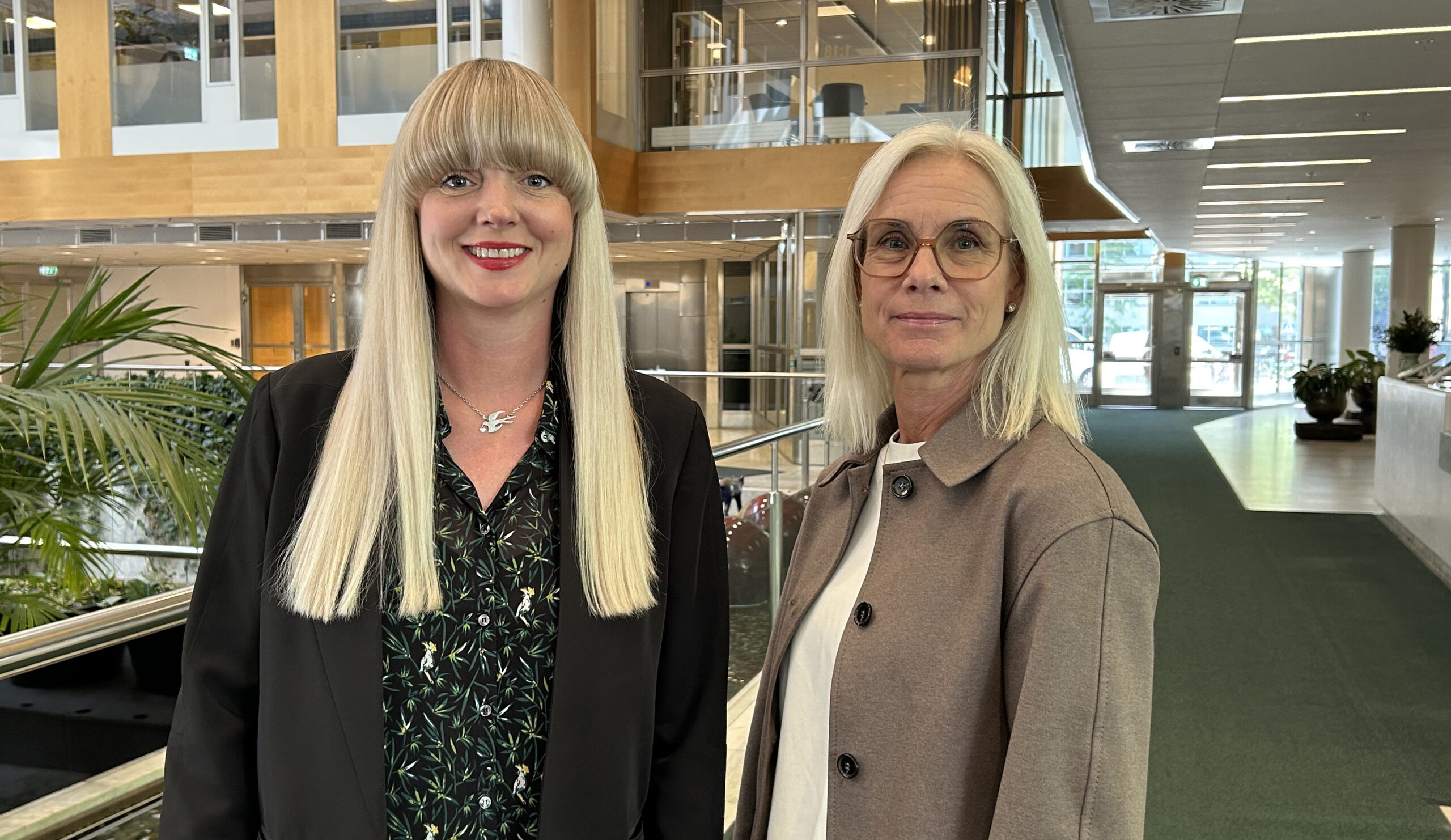 Porträtt Sofia Tengedal och Erika Engman Litfeldt, försäkringsspecialister på Afa Försäkring.